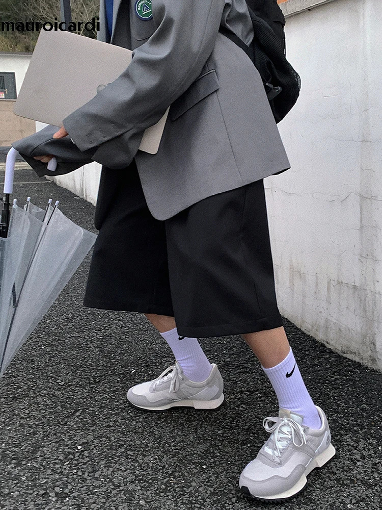 Mauroicardi Spring Summer Loose Casual Soft Black Pleated Shorts for Men with High Waist Short Straight Pants Clothes 250529