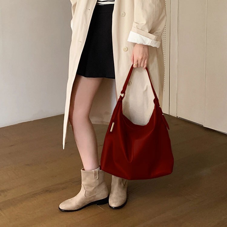 designer Red Bride Bag Retro Large Capacity Tote Bag 2025 New High-end Fashionable Single Shoulder Women's Bag Wedding Bag