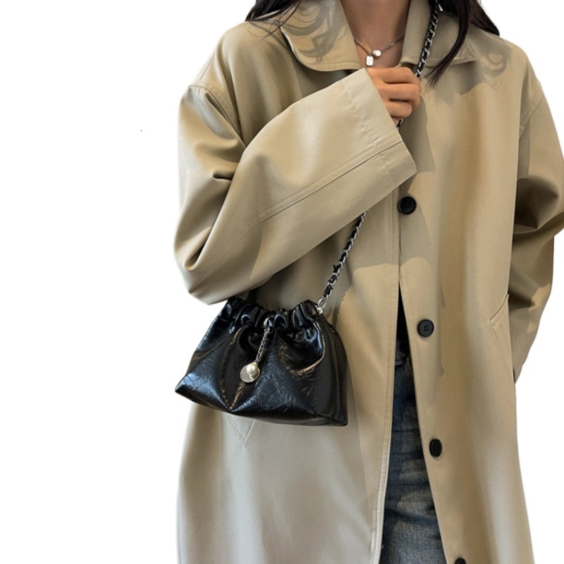 designer 2025 New Autumn Winter Fashion Trend Crossbody Bag Soft Leather Bag for Women Unique Design Black Drawstring Pleated Bag