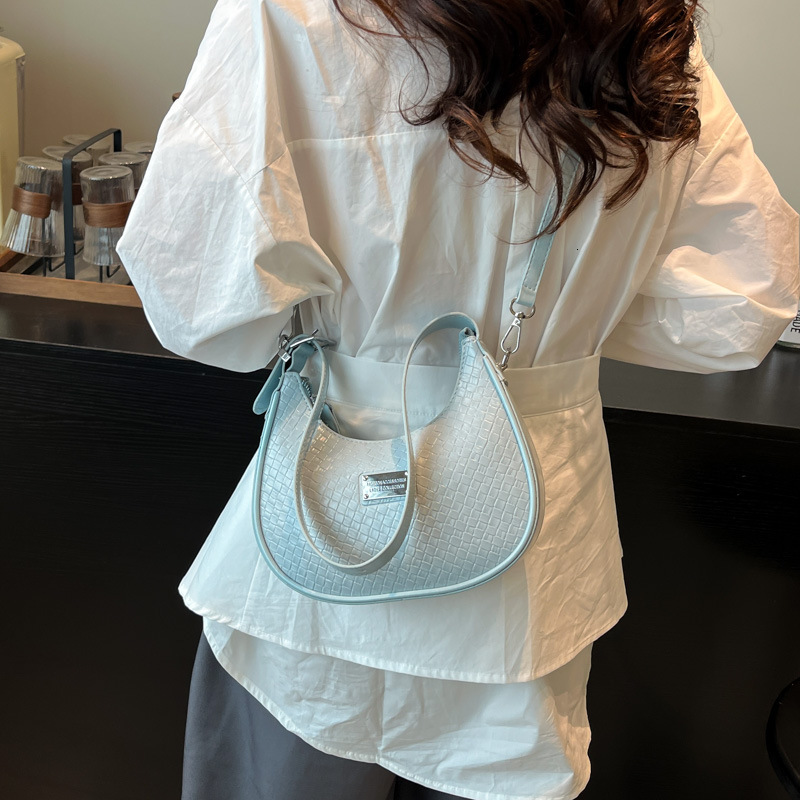 designer Cross-border French Style High-end Underarm Bag for Women 2025 Summer New Versatile Fashion Niche Crescent Bag Crossbody Bag