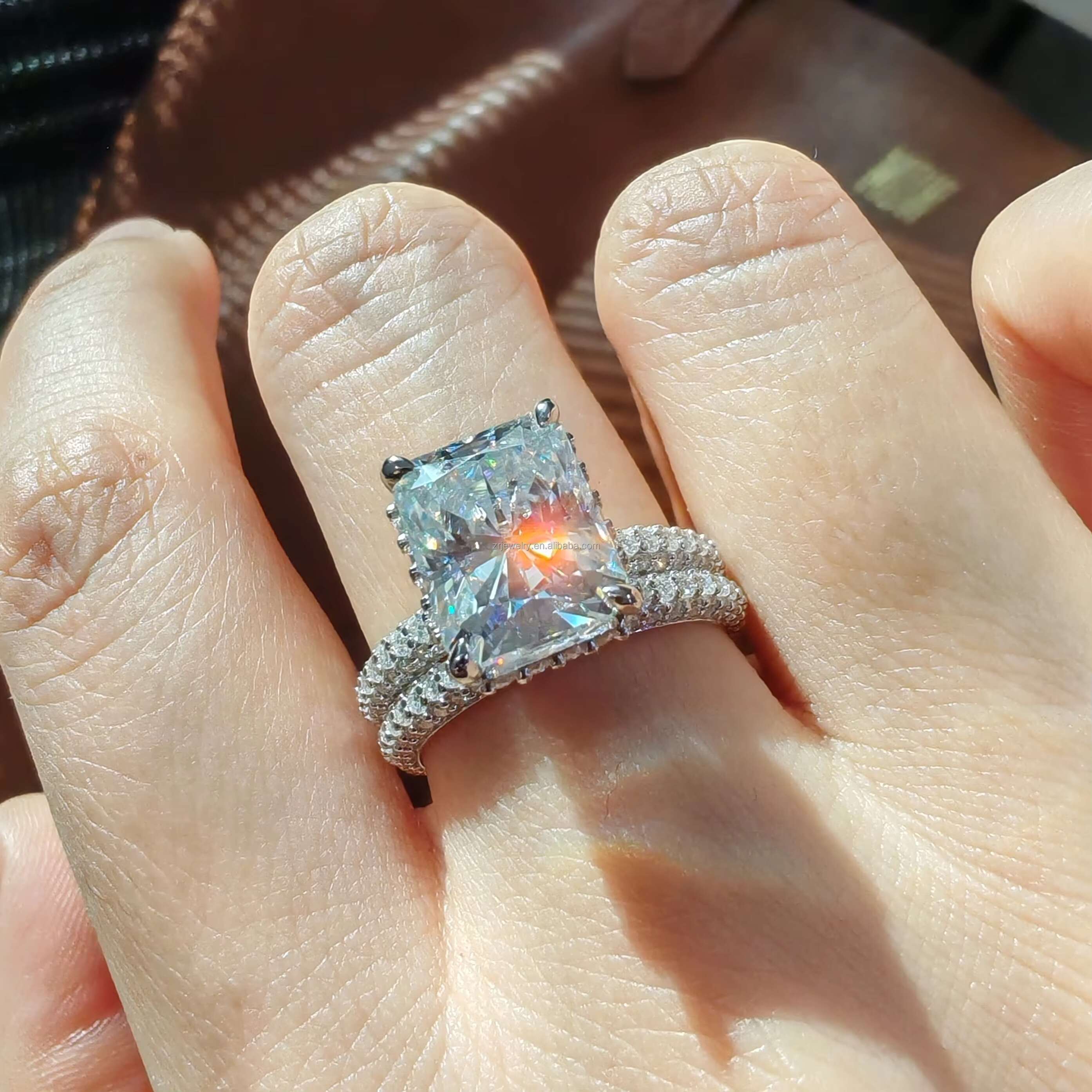 Wholesale 4ct Radiant Moissanite Rings Design Jewelry 925 Sterling Silver Gra Certified Wedding Moissanite Ring