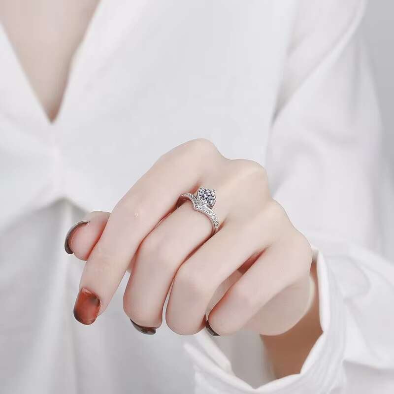 Luxurious 1CT Bright Cut Adjustable Curved Fine Jewelry Wedding Ring S925 Pure Silver Moissanite Diamond Ring for Women