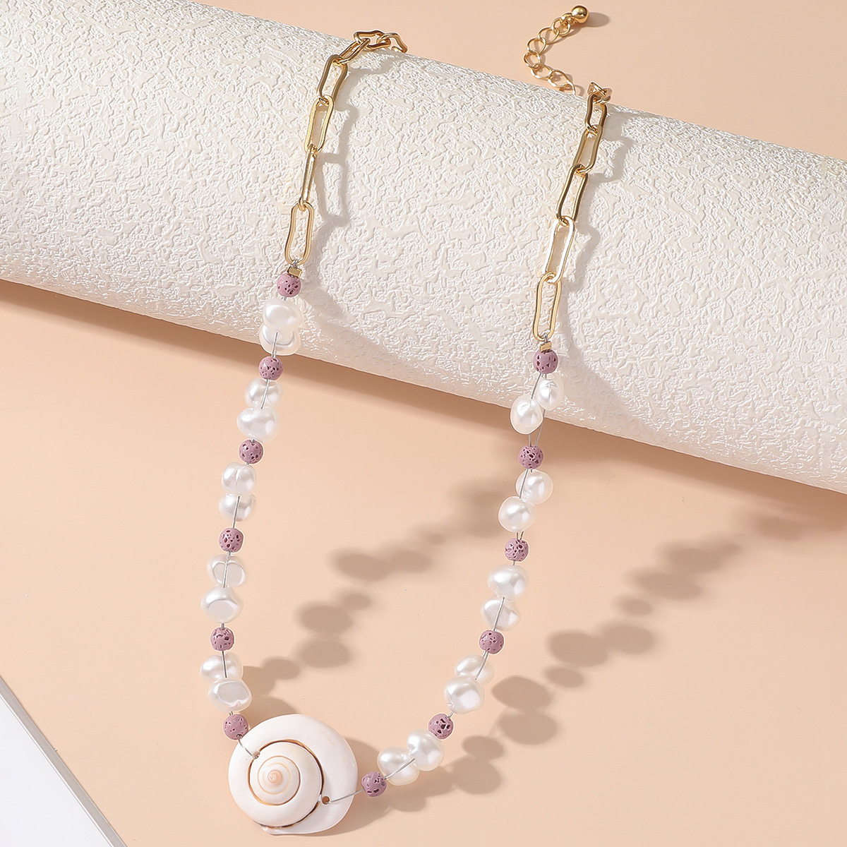 New Necklace for Women, Volcanic Stone Pearl Shell Clavicular Chain Design,