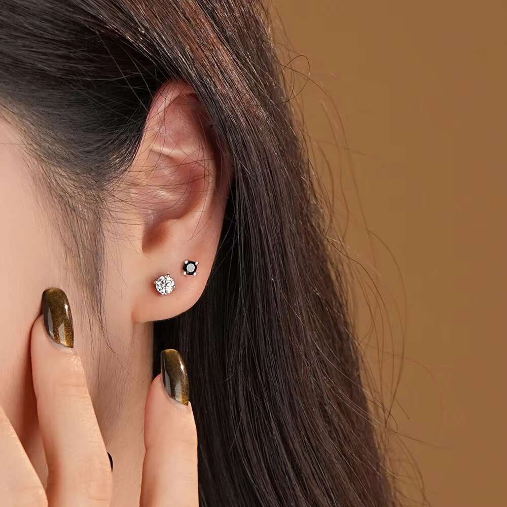 Classic 925 Sterling Silver Four Claw 0.2-3 Carat Black White Zircon Moissanite Stud Earrings for Women Fine Jewelry