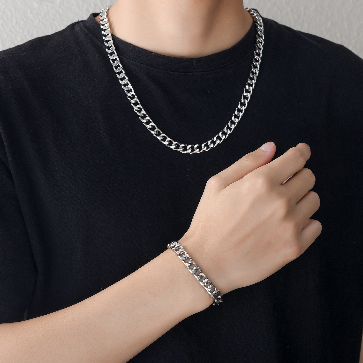 9mm Smooth Cuban Chain Moissanite Inlaid Diamond Buckle Hip-Hop Bracelet Mens Unique Trendy Brand Accessory moissanite