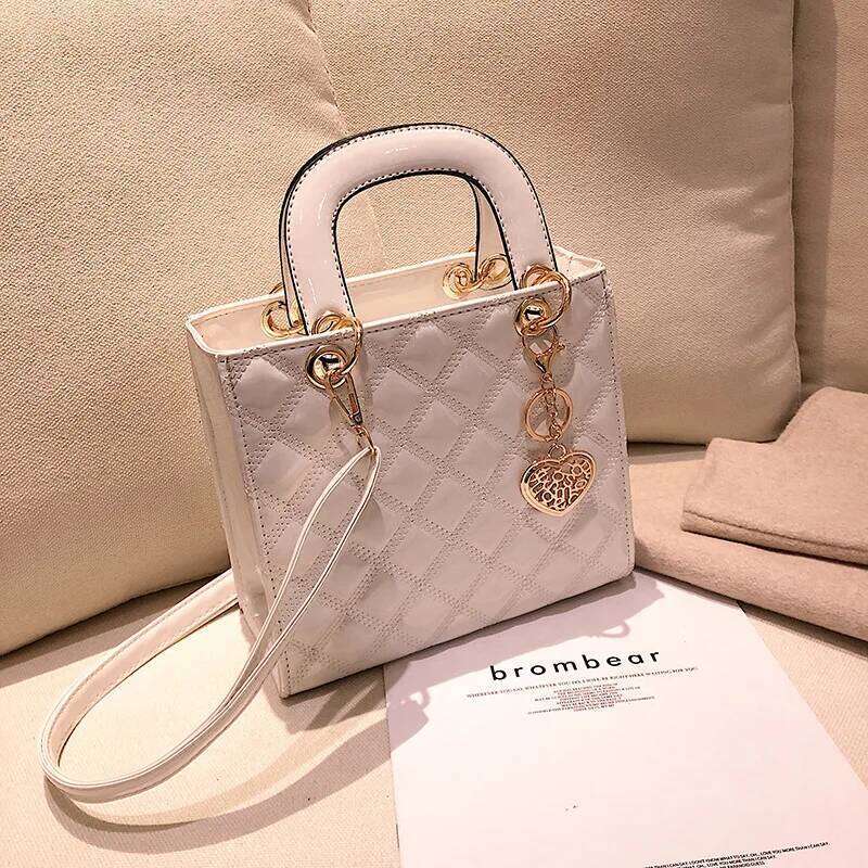 Fashion Large Capacity Square Bag Ladies Classic Handbag Girls Plaid Crossbody Metal Tassel Decoration