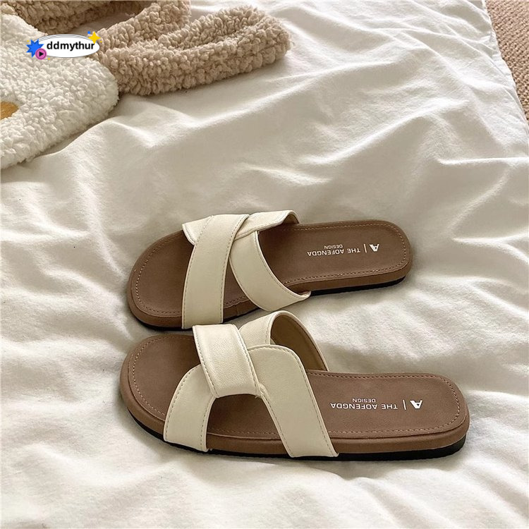 High-End Soft Sole Cross Slippers for Women Summer 2025 New Outdoor Sandals Women's Beach Shoes ddmythur