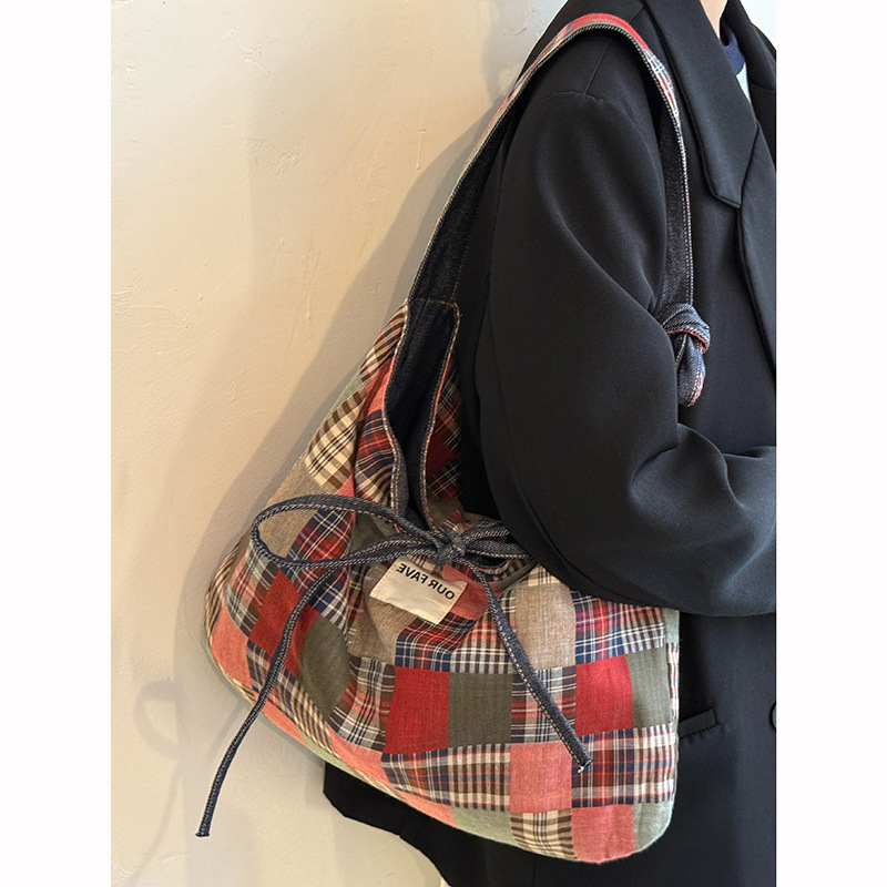designer Spring New INS Style Large Capacity Simple Versatile Fashion Retro Single Shoulder Office Commuter Bag