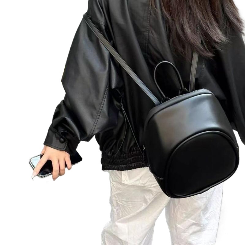 designer Ins Style Korean Niche Backpack for Female Students, Suitable for Class and Commute, Small School Bag for Going Out, High-end Simple Versatil