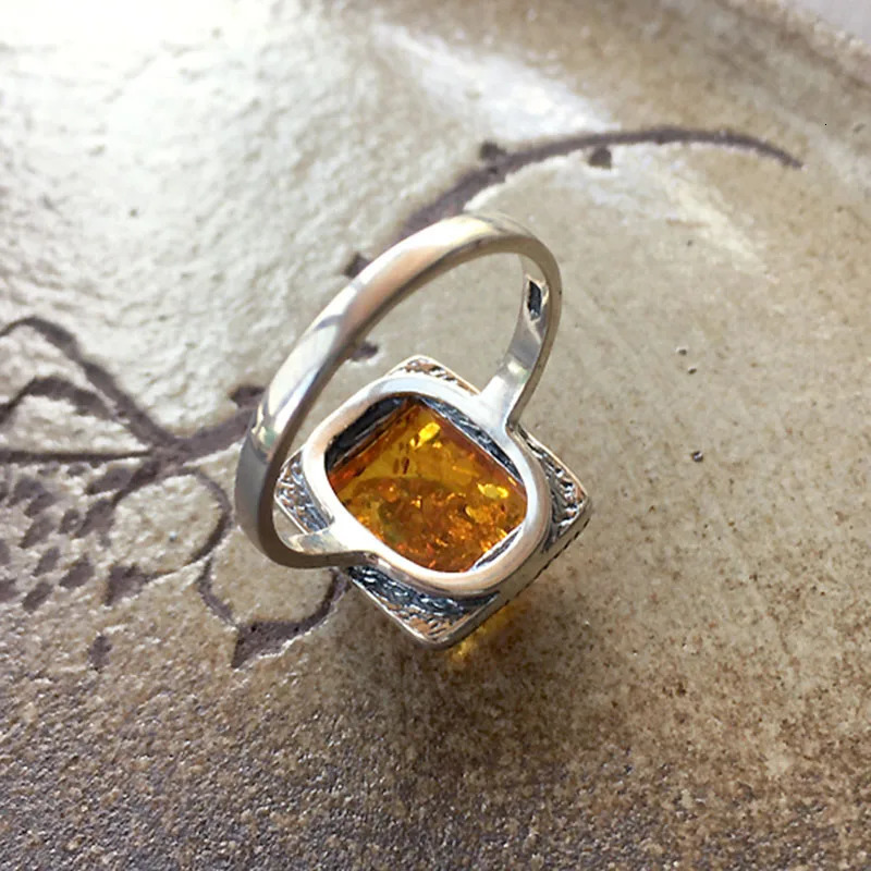 Yoowei Natural Amber Rings for Unisex Golden Flower Vintage Ring S925 Silver Rectangle Geometric Baltic Amber Jewelry Wholesale 250526
