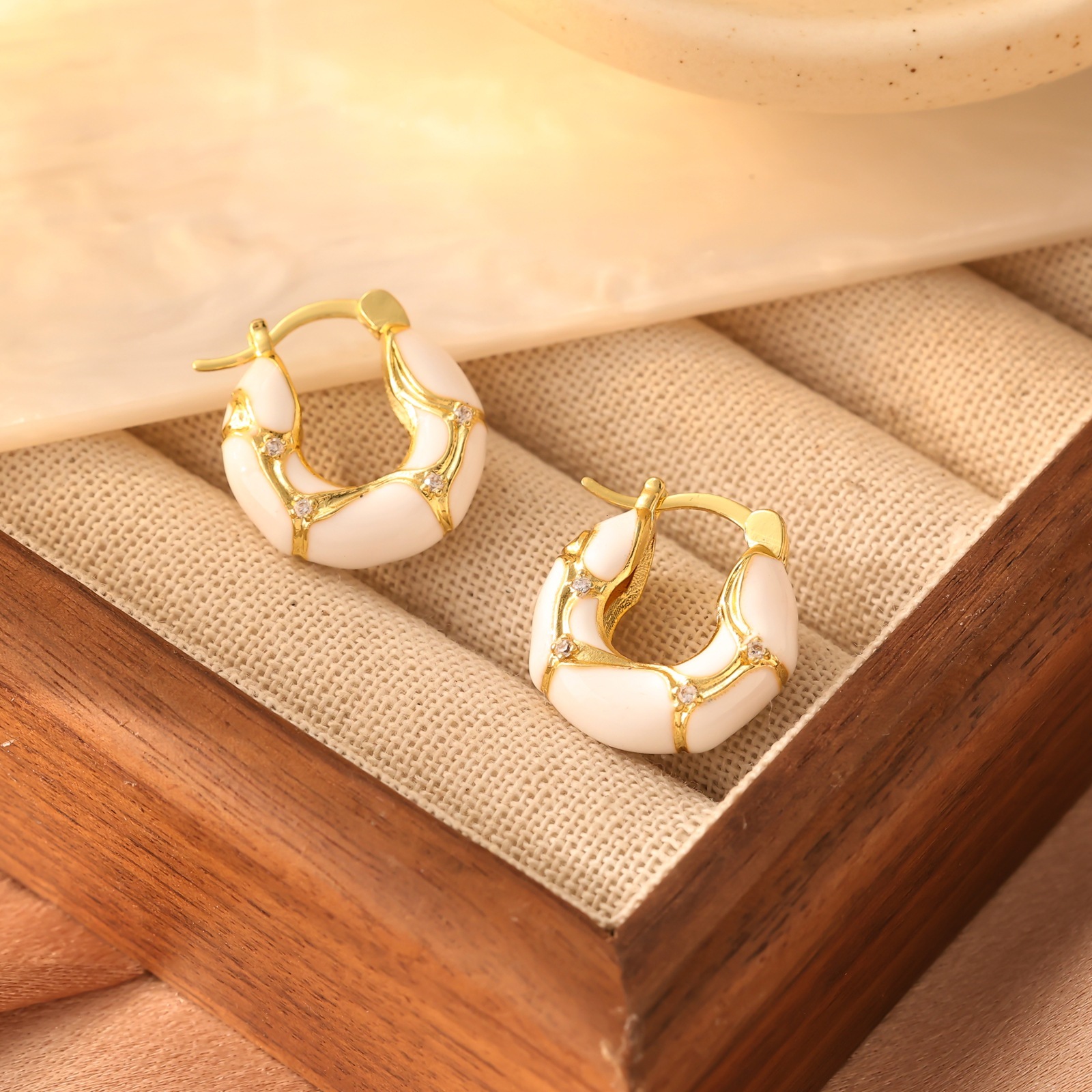 Minimalist Style Trendy Zircon Inlaid Bamboo Earrings Fashion Light Design Sense Ear Jewelry