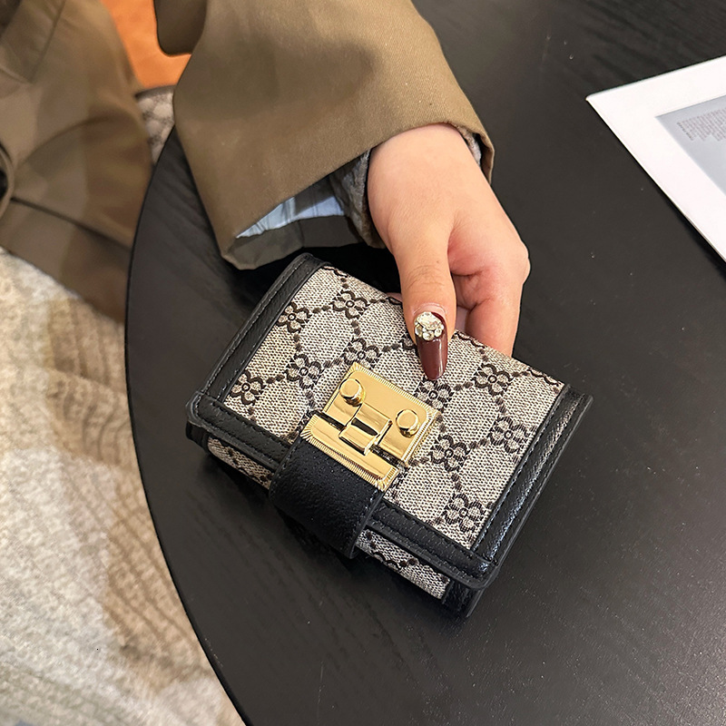 High-end New Free Luxury Bag Delivery Designer Bag Wallet For Women 2024 New Short Style High Aesthetic Multi-card Slot 70% Off Stackable Clasp Handhe