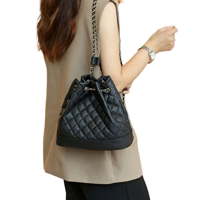 designer New 2025 Bucket Quilted Chain Backpack PU Leather Bag for Women Unique Design Single Shoulder Crossbody Bag Backpack