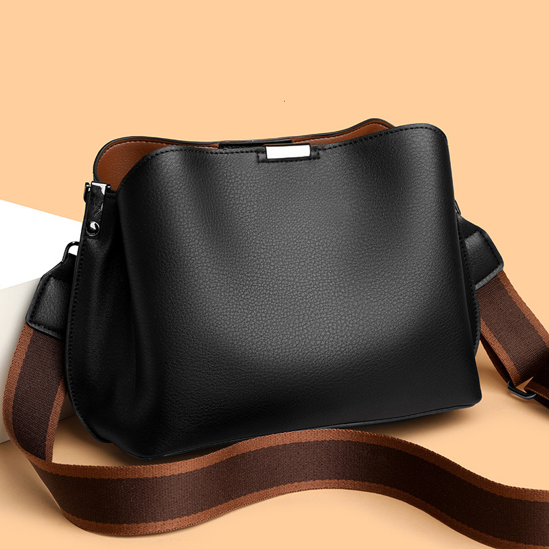fashion Light luxury soft leather large capacity casual fashion women s bag crossbody bag designer women s fashionable and elegant shoulder bag