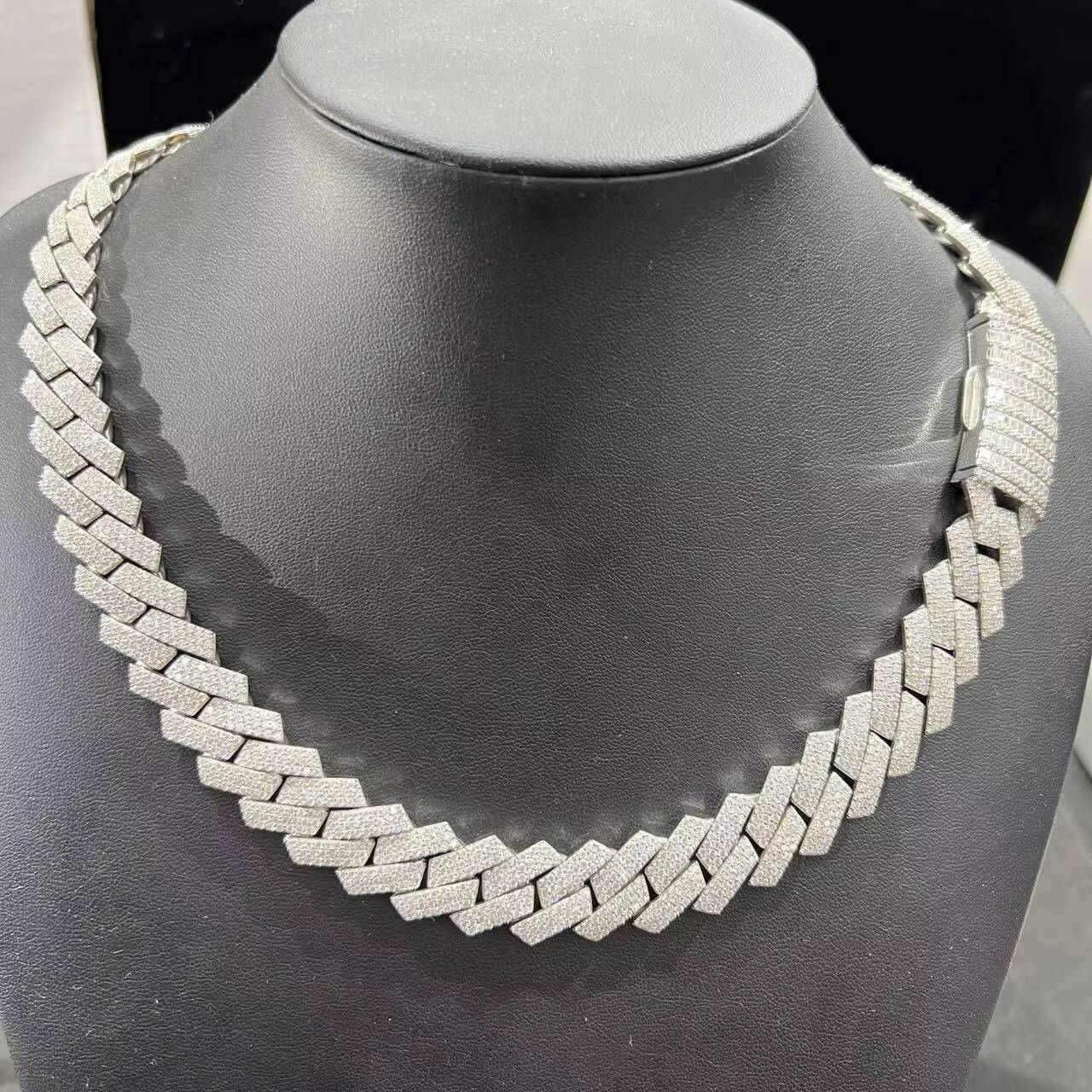 Famous 22 inch k 18mm Sier Iced Cuban Men's and Women's Chain