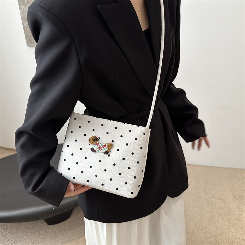 Women s Fashion Canvas Large Bag Summer fashion New fashion Large Capacity Bucket Bag Commuter Shoulder Bag Designer Women s Crossbody Bag