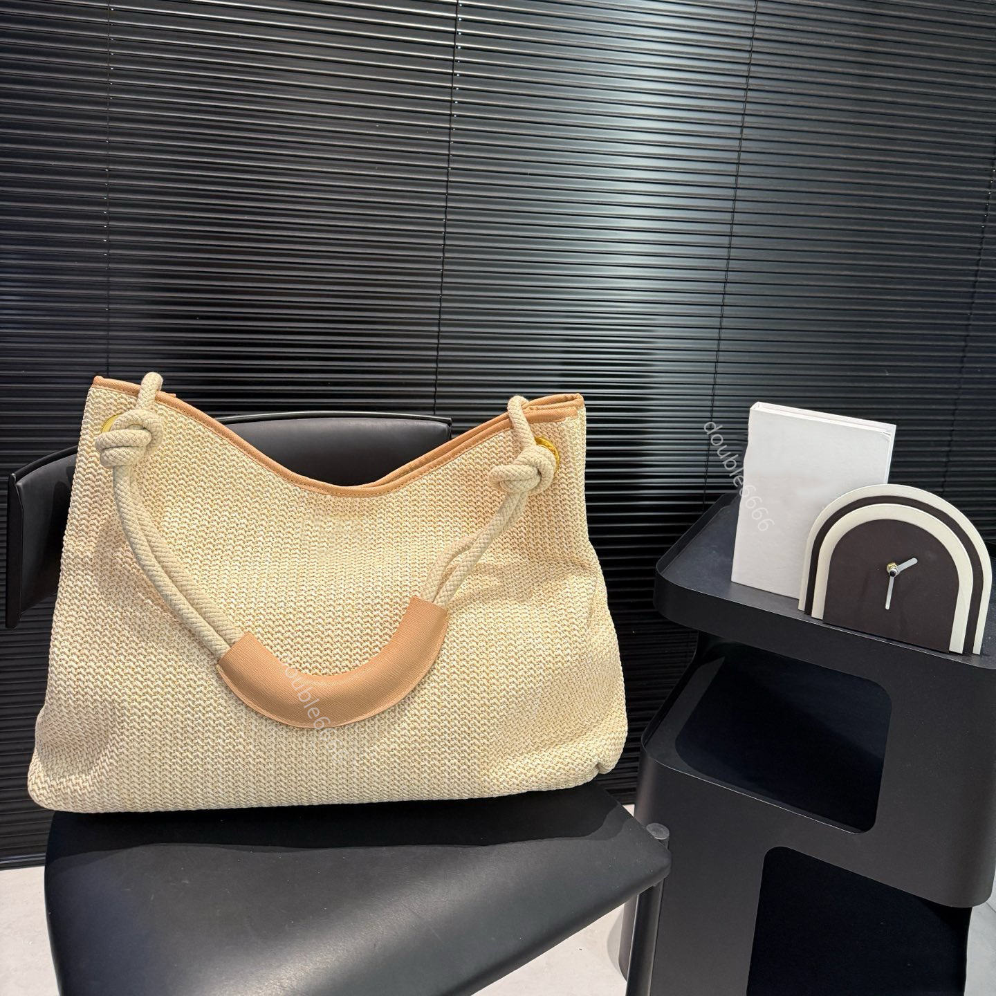 Designer beach Shoulder Crossbody Bag Versatile Large Capacity Commuter Tote Leisure Shopping Bag Straw travel bag Summer seaside holiday Grass woven bag