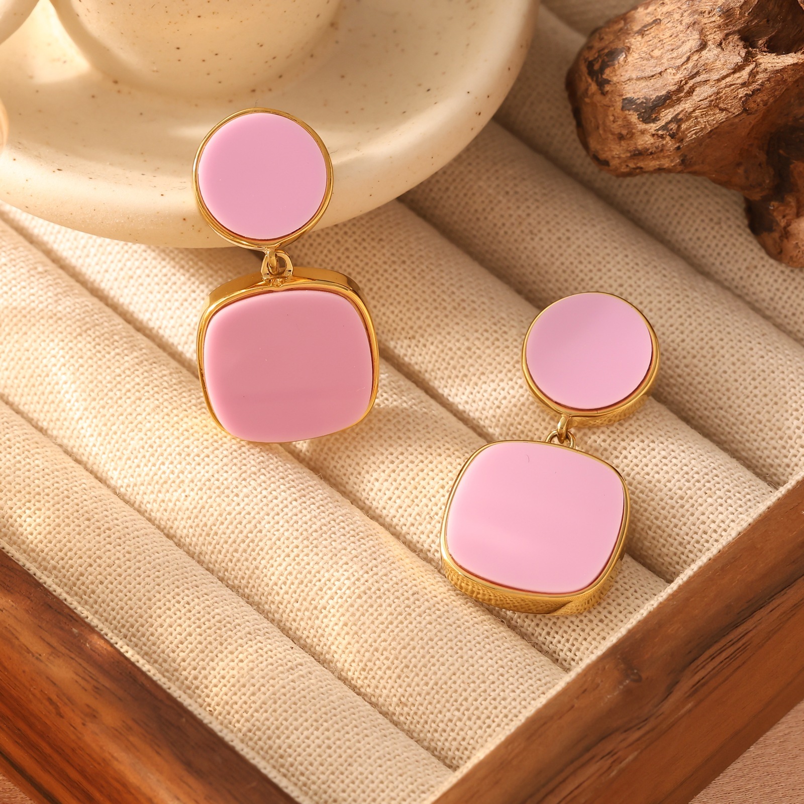 Trendy High-End Geometric Earrings with Design, Slimming and Unique Needle Studs