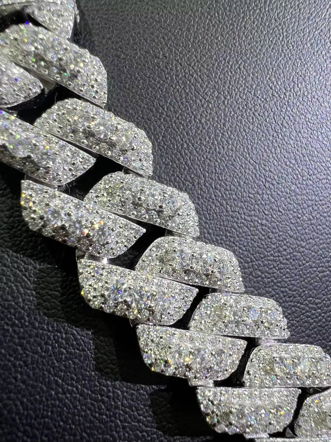 Manufacturer's high-quality 18mm Cuban necklace women's moissanite jewelry