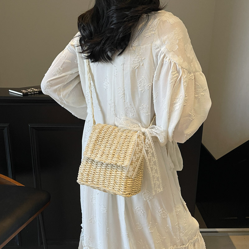 designer Beach Vacation Handwoven Tote Bag for Women 2025 New Fashionable Stylish Lace Bow Single Shoulder Crossbody Bag