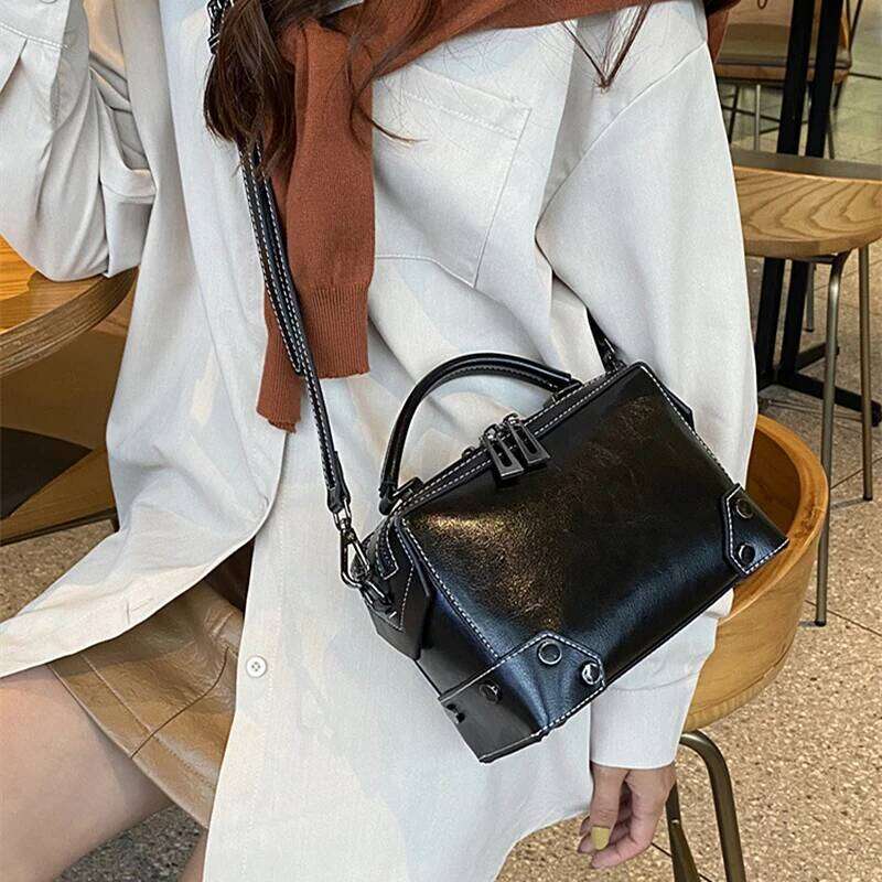 Designer Luxury Hifashion Cowhide Genuine Leather Pillow Small Shoulder Crossbody Bags For Women 2025 Trend Designer Boston Tote Ladies Handbags