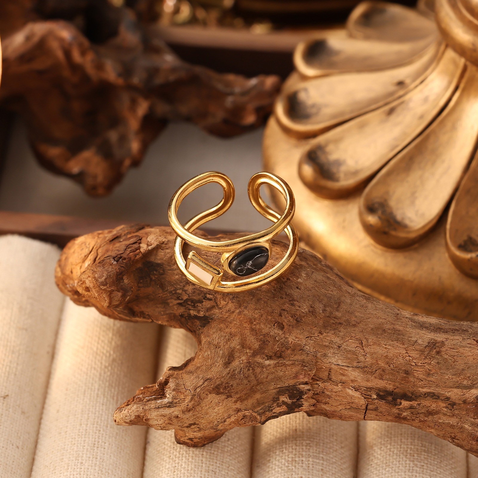 Fashionable and Elegant Design Personality Jewelry Stainless Steel Gold-Plated Green Open Ring