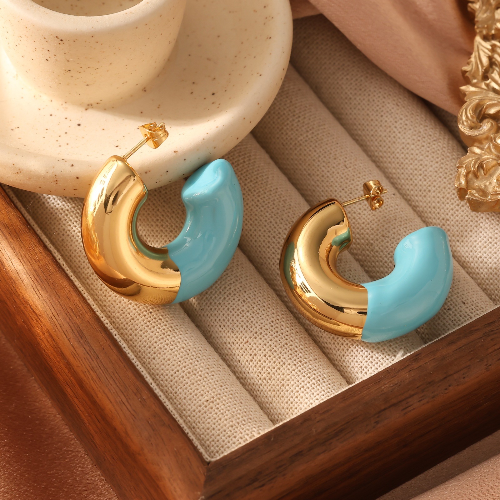 Fashion Autumn Winter Simple C-shaped High-Quality Gold Drop Oil Colorful Contrast High-End Sense Women's Versatile Earrings