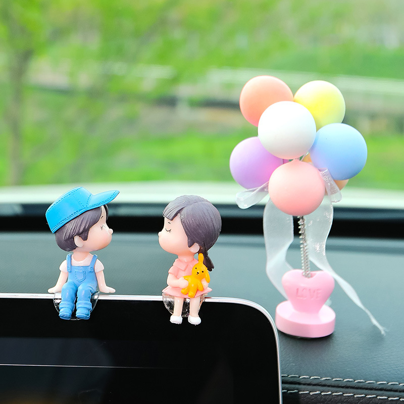Car Ornament Cute Couple Car Dashboard Ornament Romantic Auto Interior Decor with Balloons Love Gift Dashboard Decoration for Valentine's Gift