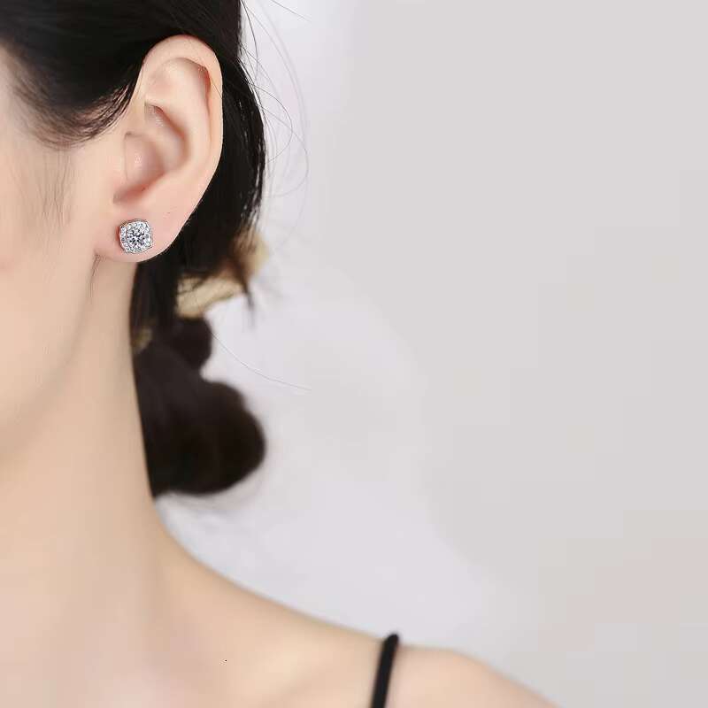 High Quality 5mm Moissanite Stud Earrings 925 Sterling Silver Hot Wholesale for Women Perfect Christmas Gift