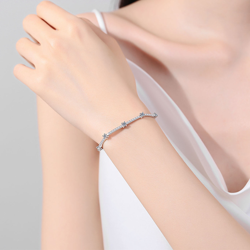 S925 Silver Moissanite Bracelet Elegant Minimalist Design, Ideal for Casual and Formal Wear, Perfect for Gifting on Special Occasions, Adjustable Fit