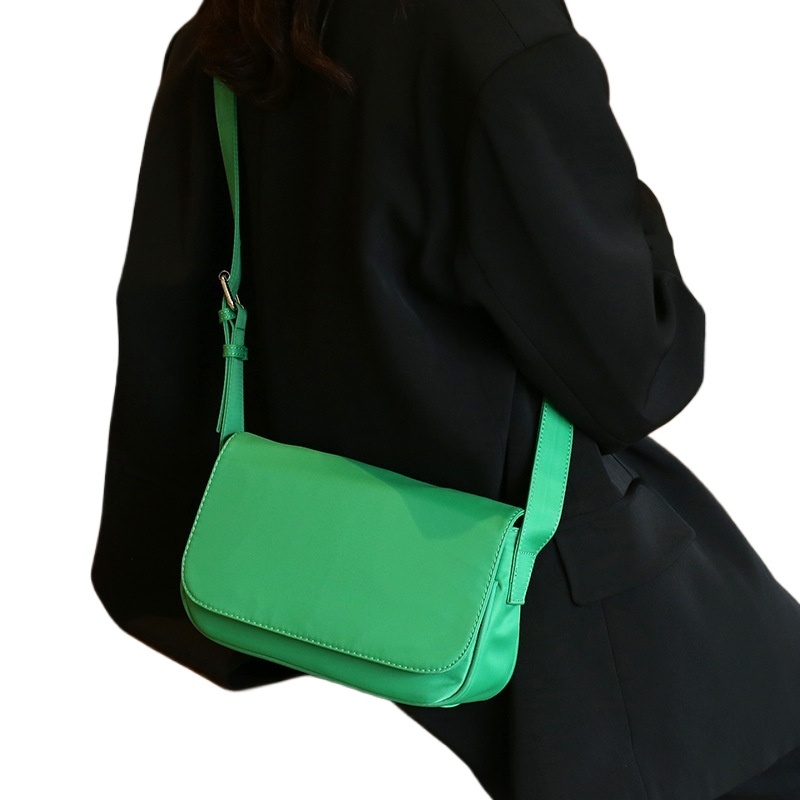 designer 2025 New Unisex Soft Leather Solid Color Textured Small Square Bag Retro Stylish Simple Commuter Versatile Shoulder Handbag