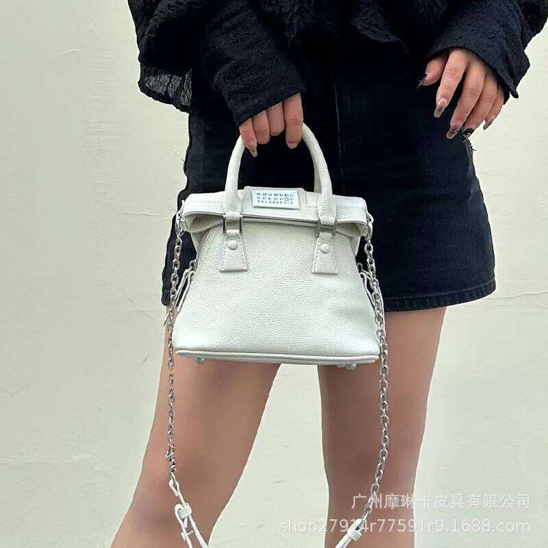 Fashionable Versatile Crossbody Handheld Genuine Leather Shell Factory Direct Sales Chain Mini Bag