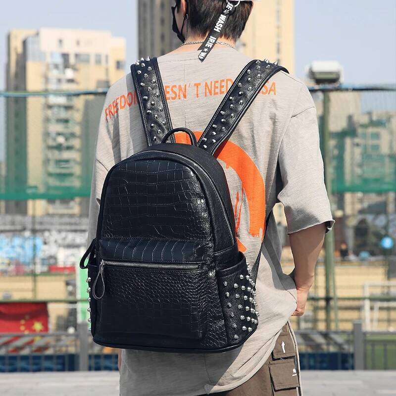 Designer Bag Fashion Rivets Men Large Capacity Crocodile Pattern Man Laptop Backpack Casual Travel Pu Leather Bagpack Black
