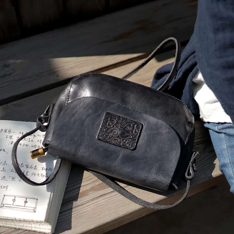 PNDME fashion vintage handmade genuine leather ladies small shoulder casual real cowhide women's daily weekend messenger bag