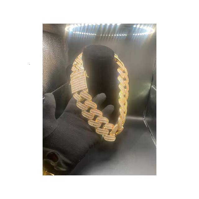 BIG Miami Iced Outcz-big Cuban k Men and Women Hip Hop Jewelry - Heavy Gold Platedhuge -big Chain 42mm