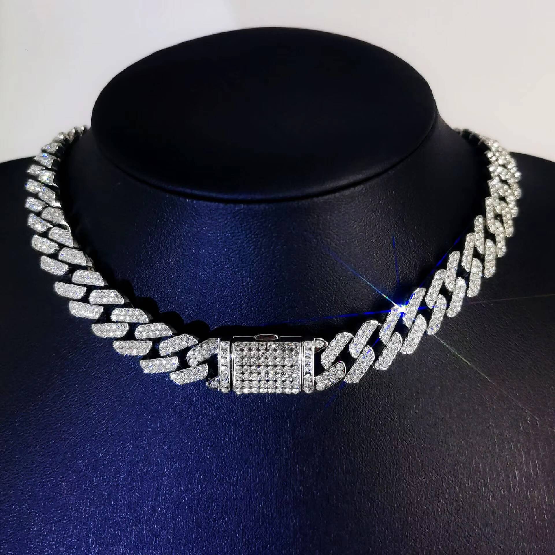 Hot Selg Fashion Hip-hop Stainless Steel 10mm Dia Inlaid Cuban Chain Bracelet Necklace in Europe and America
