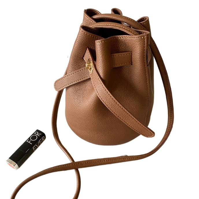 designer Trendy Small Bag for Women 2025 New Fashion Autumn Winter High-end Retro Bucket Bag Fashion Versatile Shoulder Crossbody Bag