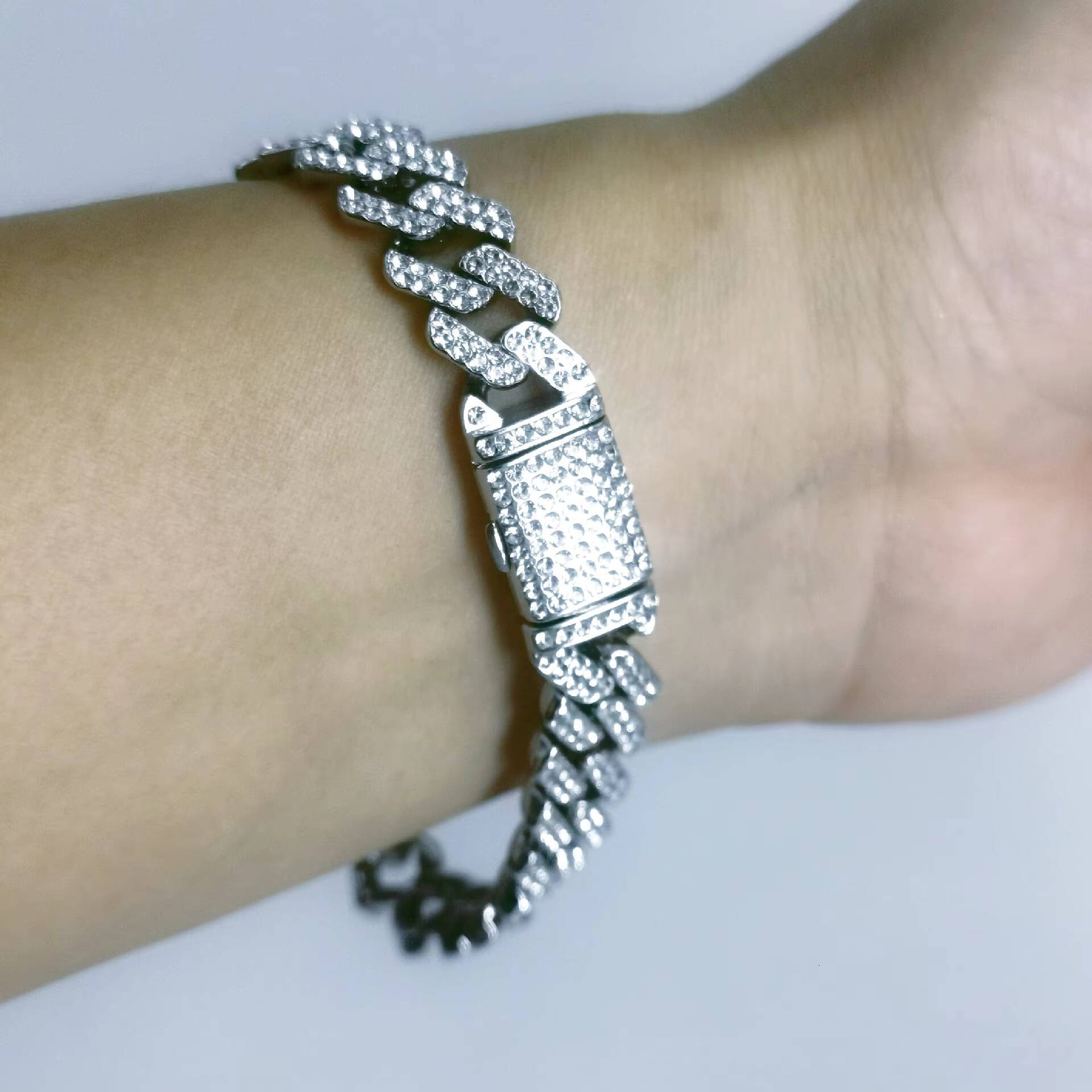 Hot Selg Fashion Hip-hop Stainless Steel 10mm Dia Inlaid Cuban Chain Bracelet Necklace in Europe and America