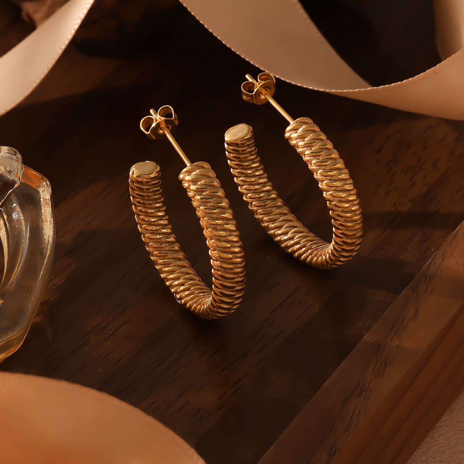 Internet Celebrity Gold Stainless Steel Twisted Hoop Light Earrings High-End Feel