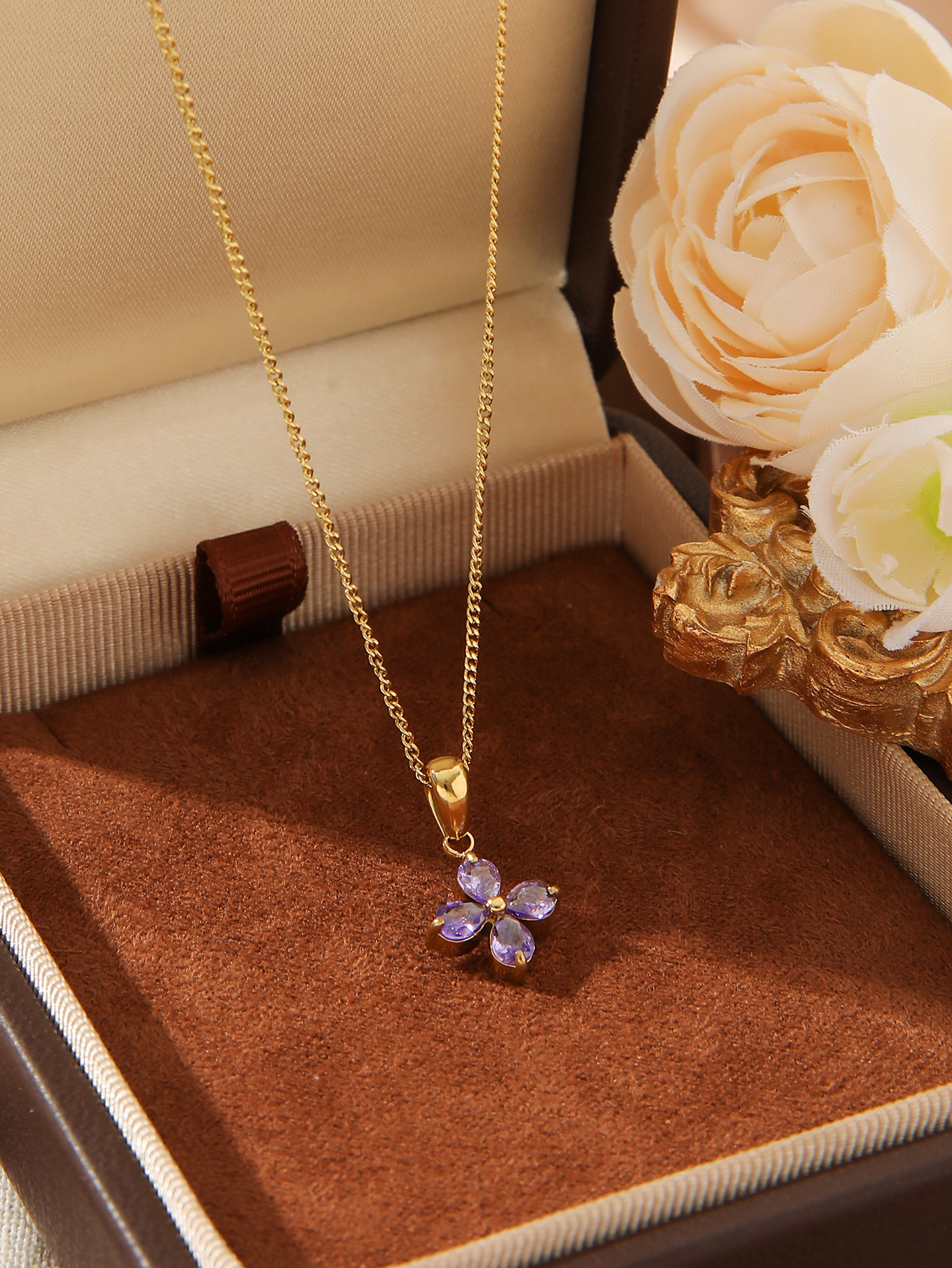 Fashion Colorful Flower Inlaid for Women, Light Titanium Steel Zircon Petal Color-Retaining Necklace