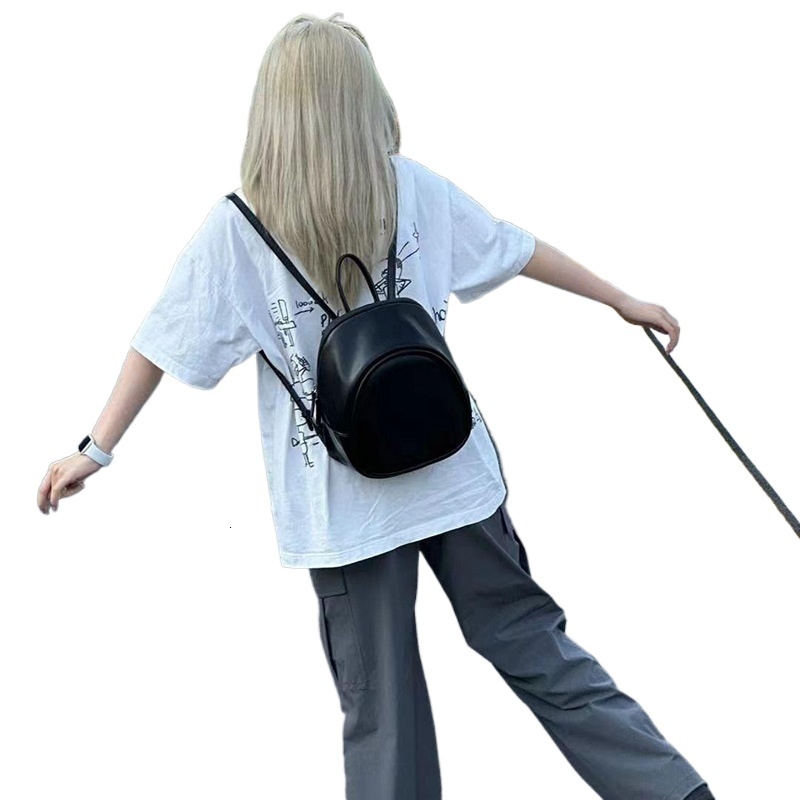designer Ins Style Korean Niche Backpack for Female Students, Suitable for Class and Commute, Small School Bag for Going Out, High-end Simple Versatil