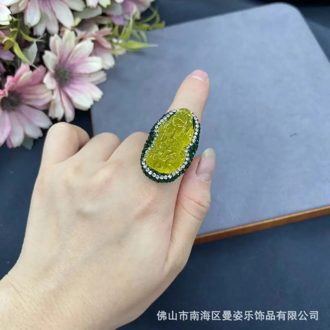 blood amber Pip clay inlaid with live color retention ring Chinese jewelry -selling manufacturers wholesale 250526