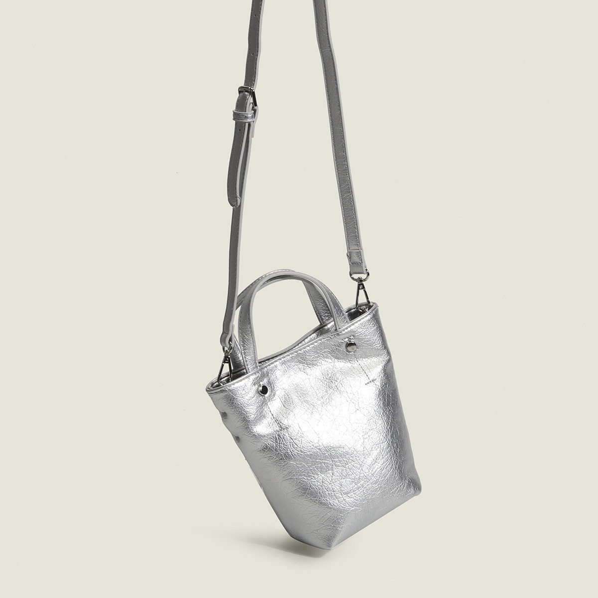designer Korean Handheld Silver Waxed Leather Mini Tote Bag Summer New High-end Bucket Shoulder Crossbody Small Bag