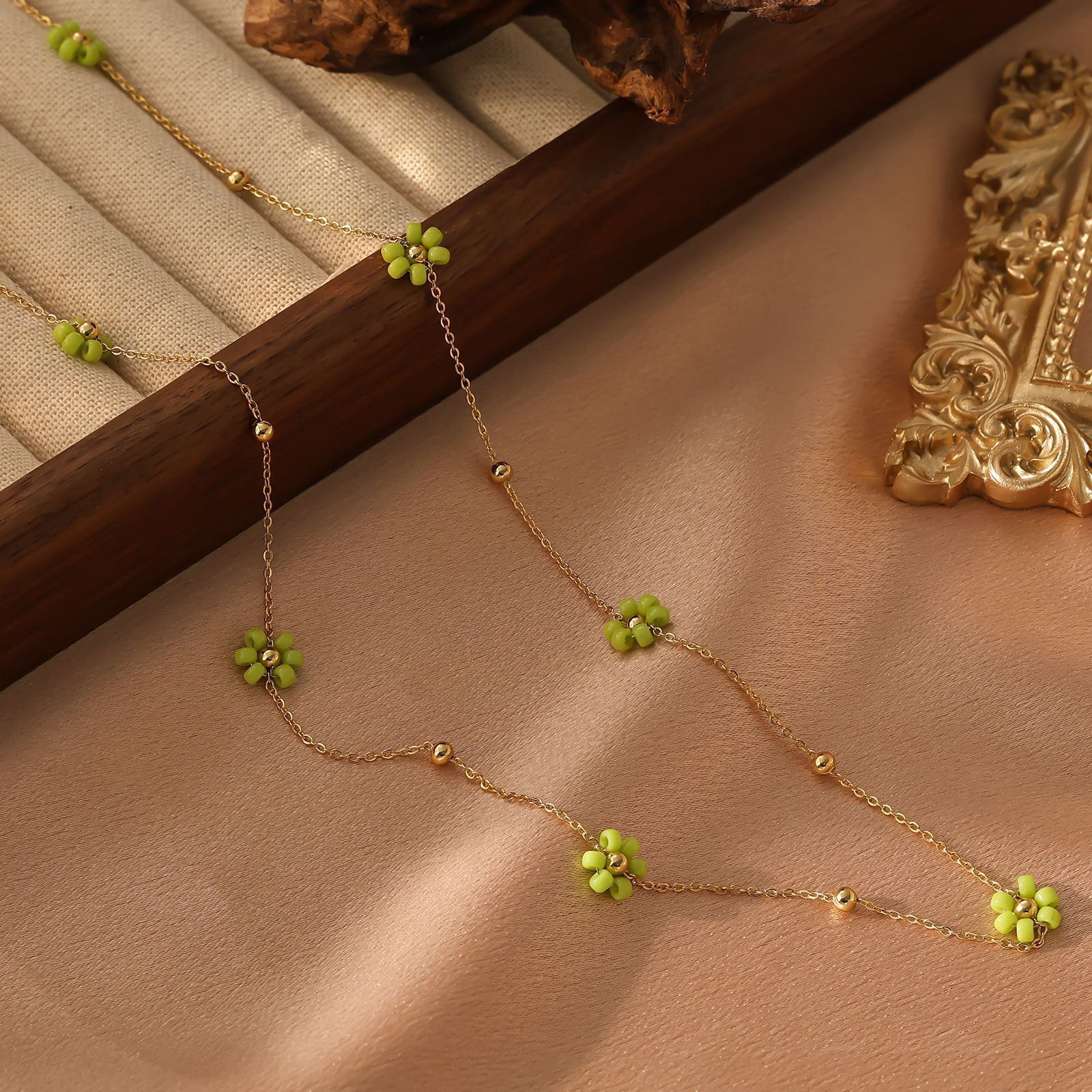 Hot Selling Summer Internet Celebrity Cute Colorful Crystal Woven Flower Titanium Steel Handmade Necklace