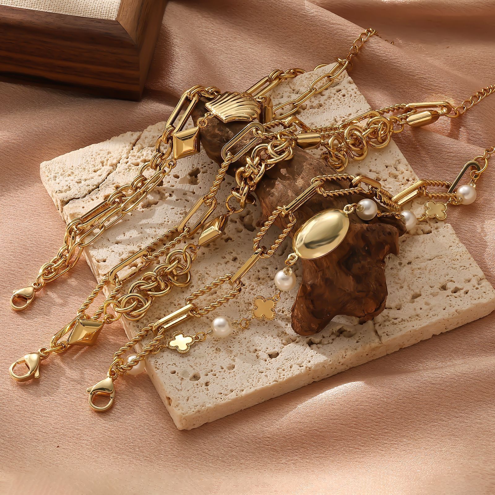 Jewelry Stainless Steel Gold-Plated Rough Knotted Hip-Hop Style Bracelet for Women