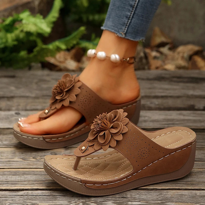 2025 Vintage Flowers Wedges Slippers Women Summer Lightweight Platform Flip Fops Woman Clip Toe Thick Sole Sandals Plus Size 250528