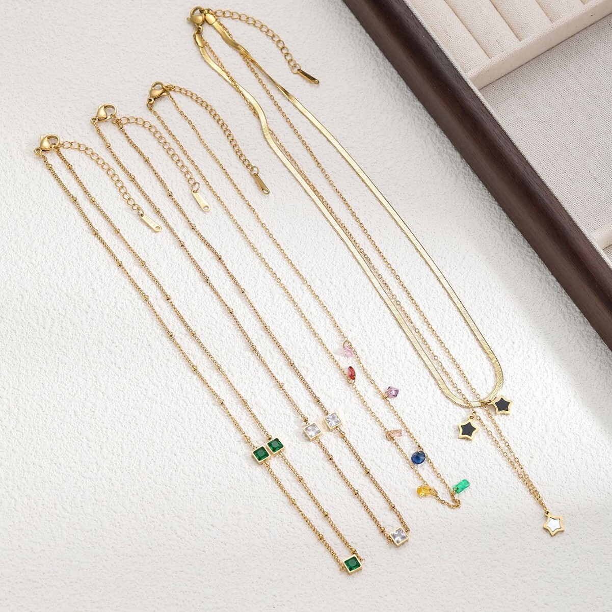 Necklace for Women, Non-Fading, Elegant and Luxurious, Exquisite Titanium Steel, Versatile Fashion Collarbone