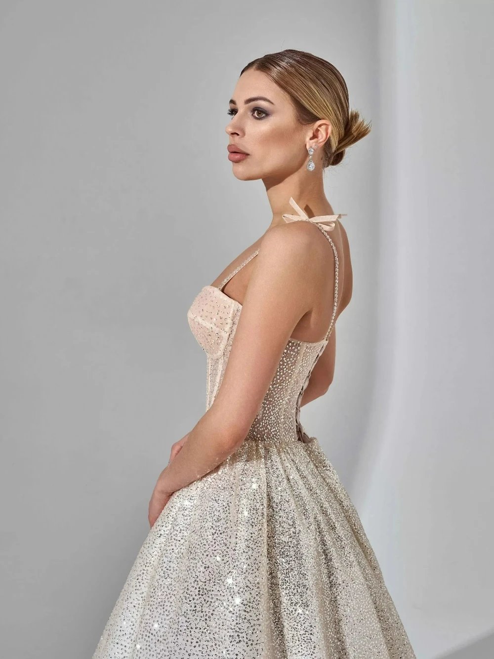 Simple A Line Wedding Dress For Women Sweetheart Neck Spaghetti Straps Bridal Gown Sequins Sweep Train Dresses Custom Made vestidos de novia