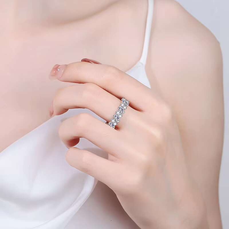 Factory 925 Sterling Silver Luxury Classic Design Ring Emerald Cut Moissanite 3.08ct Engagement Moissanite Rings