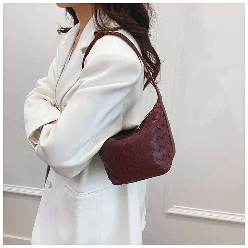 Hot Selling Embroidered Shoulder Bag Women's Leather Crossbody Handbag Designer Tote Purse Evening Party